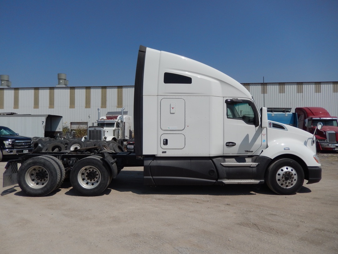 2017 KENWORTH T680 - Image 4